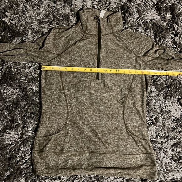 Lululemon 1/4 zip pullover. Super soft. Army green - Picture 5 of 6
